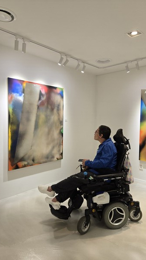 지미 글리슨, 서울 첫 개인전…빛과 침묵의 회화로 감각의 경계를 허물다